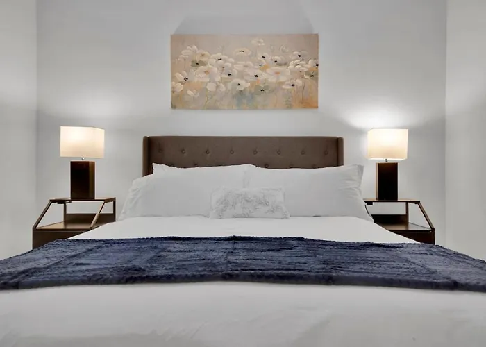 Rustic Meets Modern 2Br 2Ba