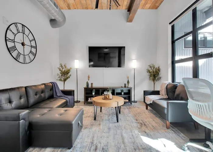 Rustic Meets Modern 2Br 2Ba