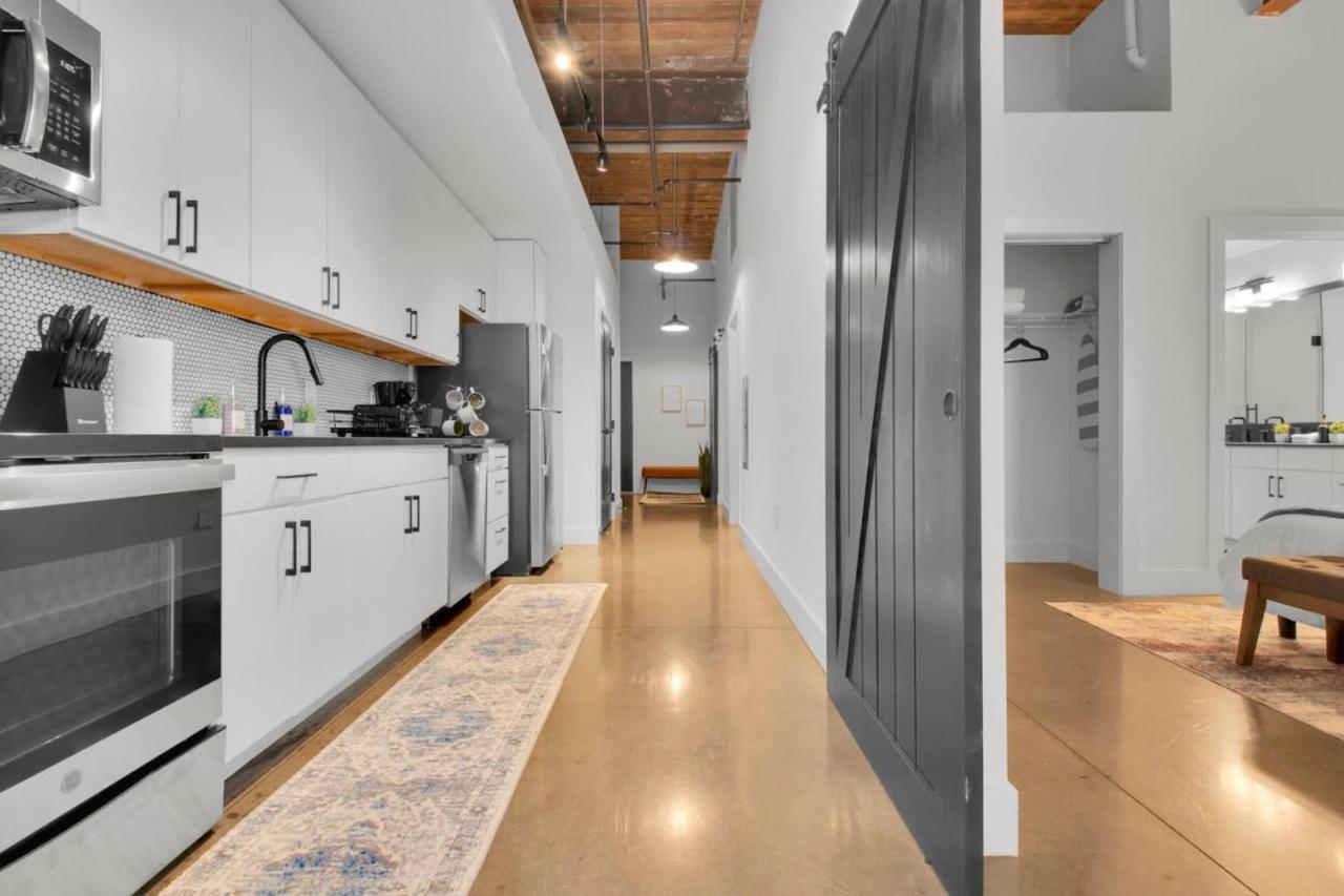 Rustic Meets Modern 2br 2ba *