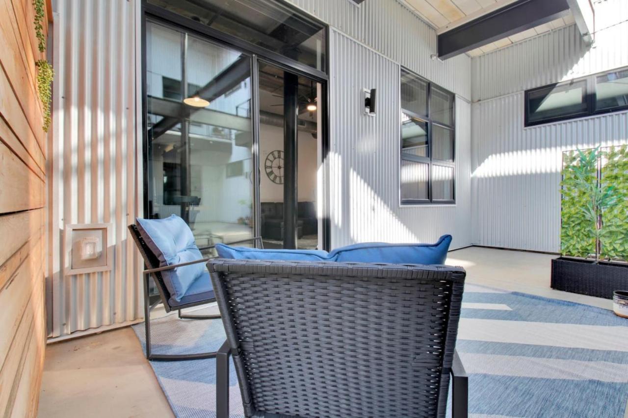 Rustic Meets Modern 2br 2ba Apartment Greenville