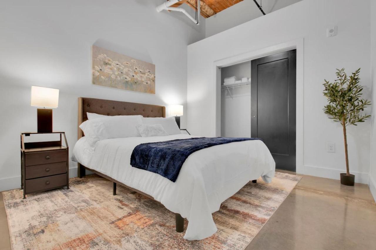 Rustic Meets Modern 2br 2ba *
