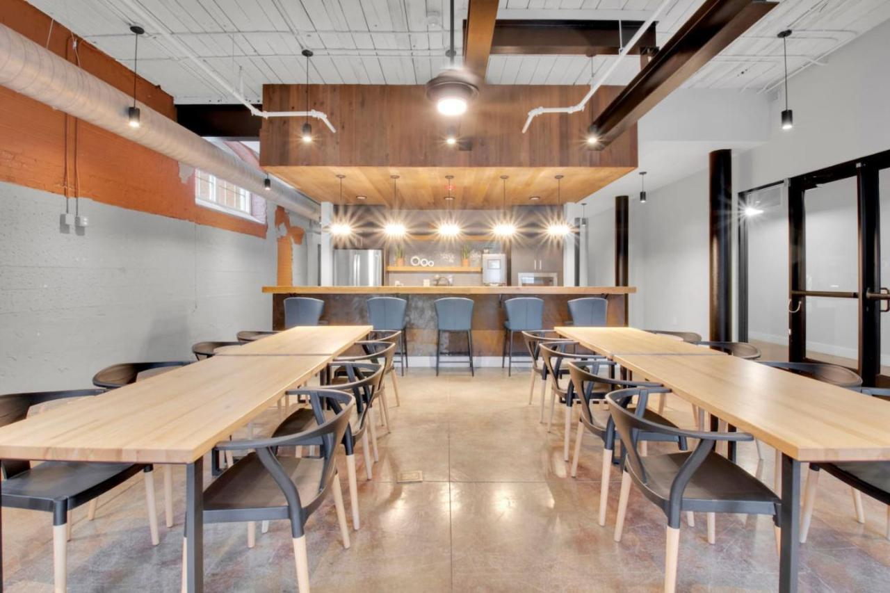 Rustic Meets Modern 2br 2ba Apartment Greenville