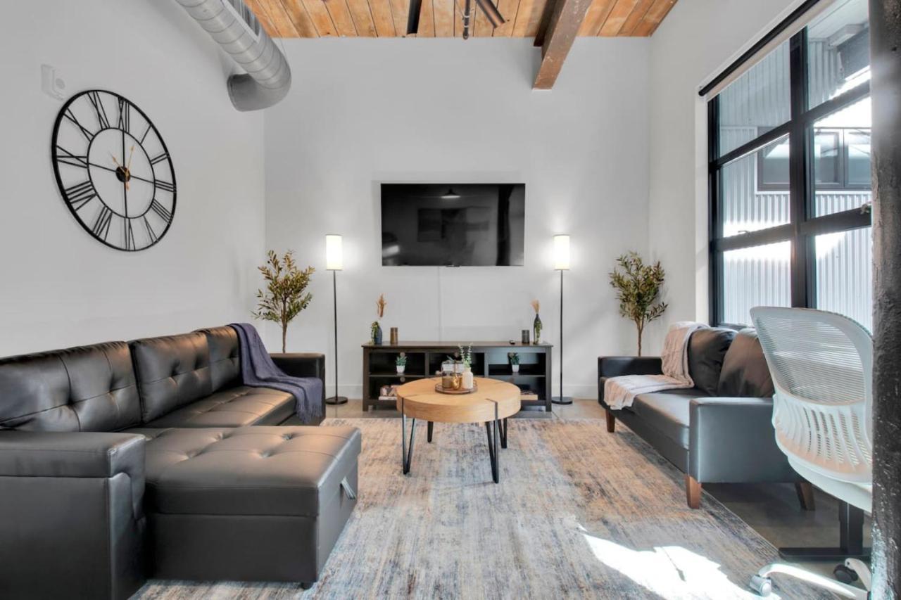 Rustic Meets Modern 2br 2ba